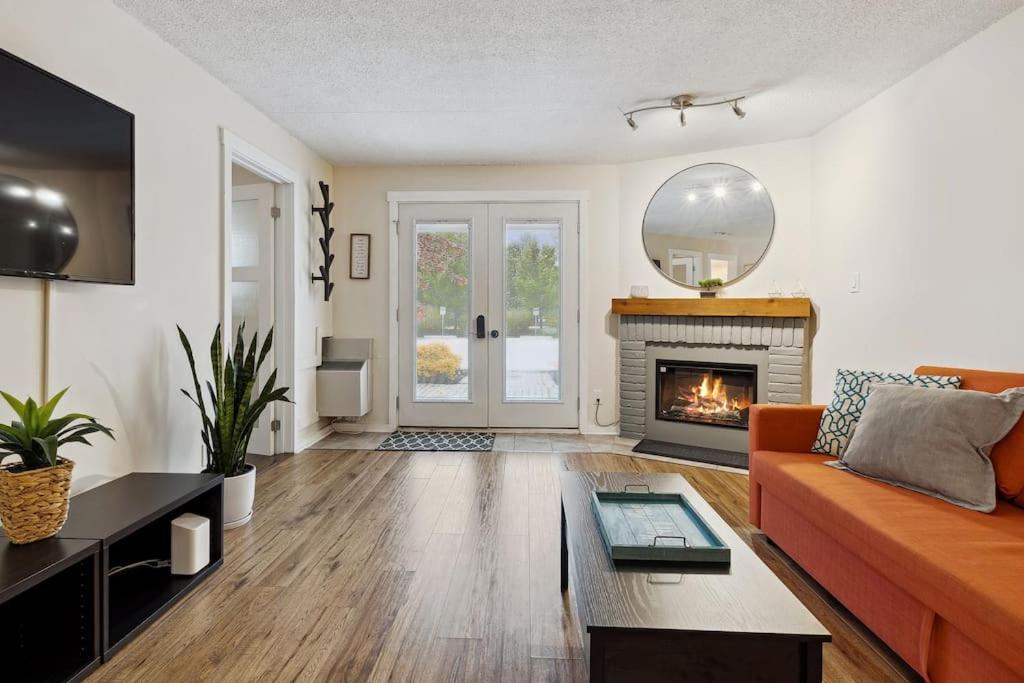 Appartamento Whispering Pines Escape Collingwood Esterno foto