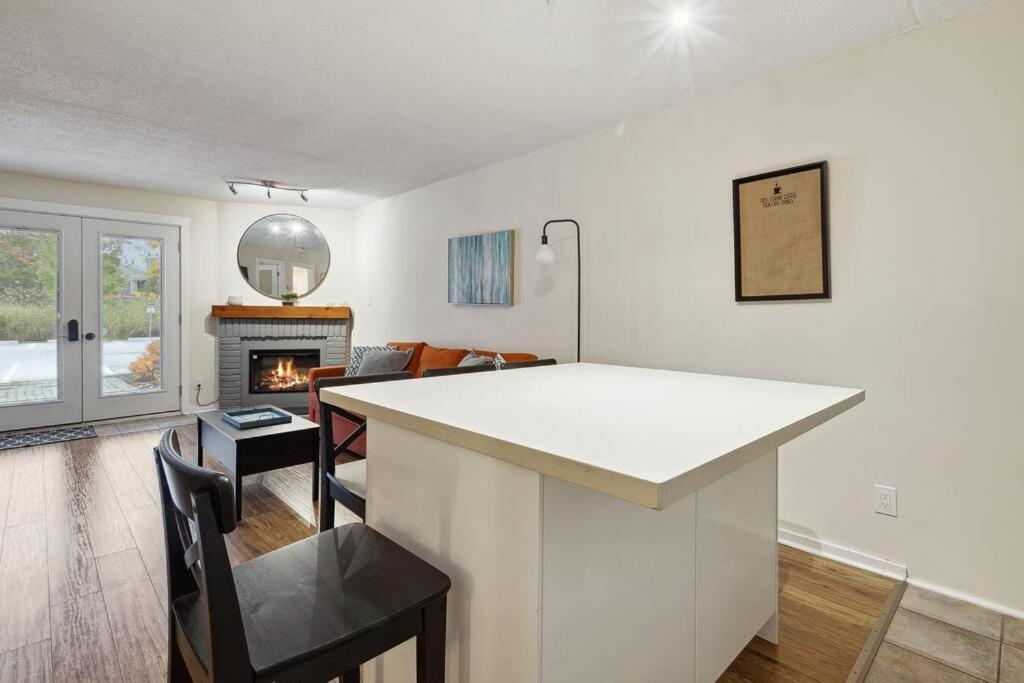 Appartamento Whispering Pines Escape Collingwood Esterno foto